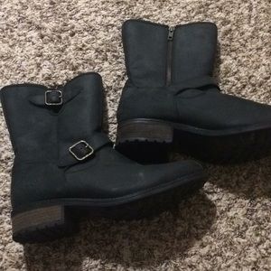 Black moto boot by Ugg size 10. Brand new.